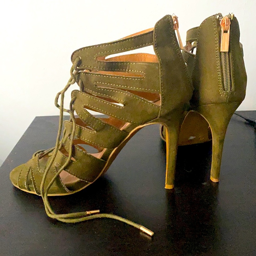 Forest green lace-up heel!